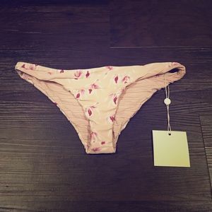 Acacia Jamaica bottom