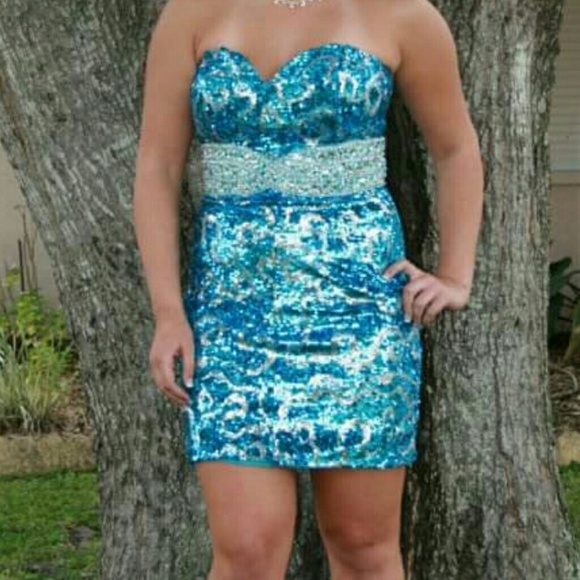 Sequence homecoming/prom dress
