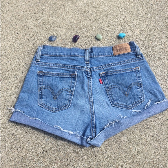 Levi high waisted shorts light wash