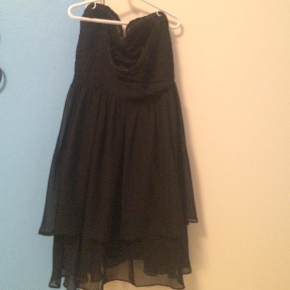 Sleeveless Black Dress - Picture 3 of 4