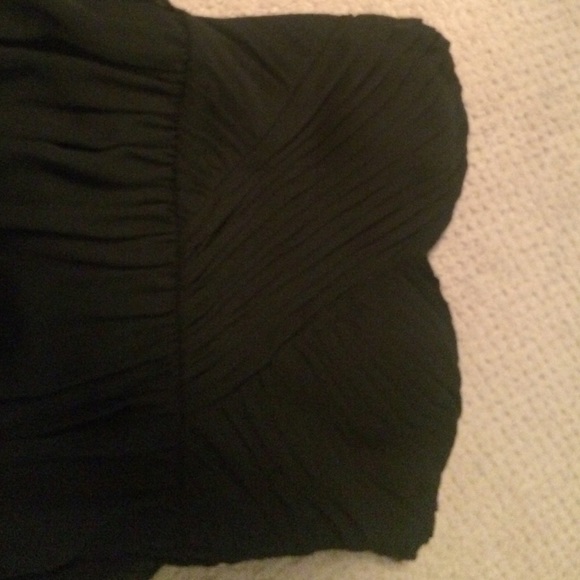 Sleeveless Black Dress - Picture 4 of 4