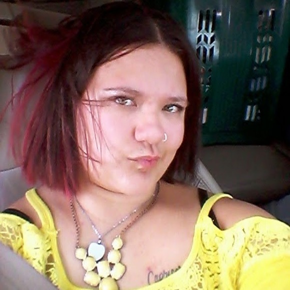Meet your Posher, Courtney