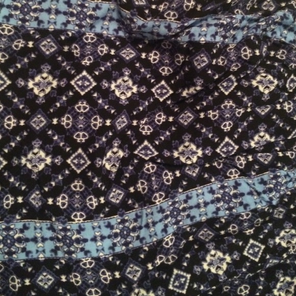 Patterned Shorts - Picture 3 of 4