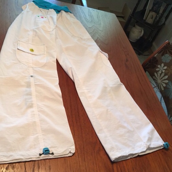 Zumba Cargos! neon buttons - Picture 1 of 2