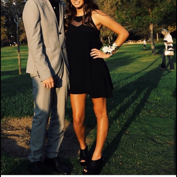 short black dress   size S - Picture 3 of 3