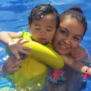 Meet your Posher, Yesenia