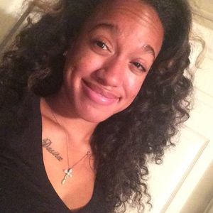 Meet your Posher, Janelle