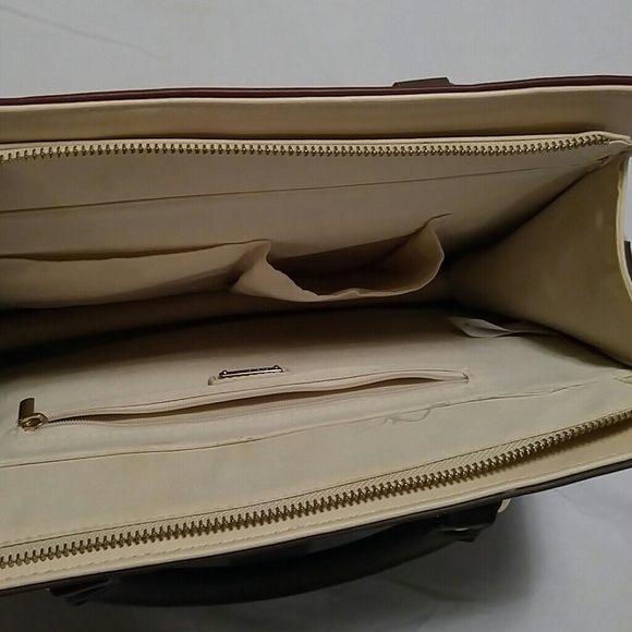 Handbag - Picture 3 of 4