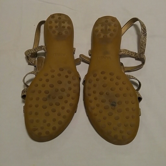 Sandles - Picture 2 of 2