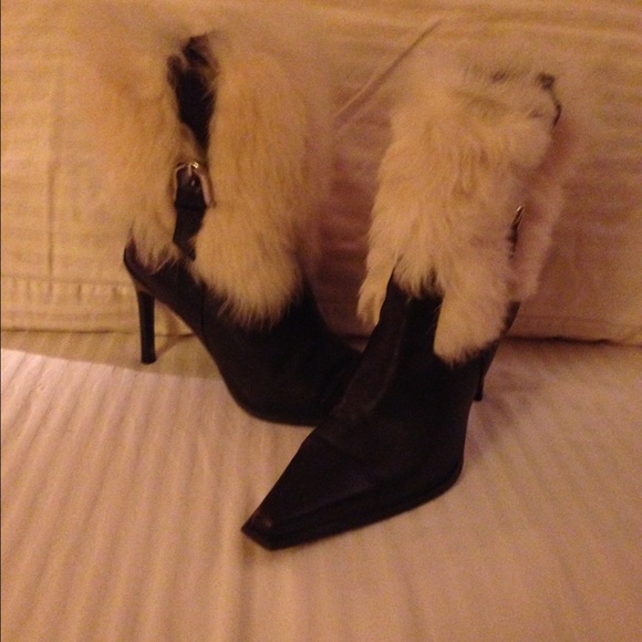 Donald J Pliner chocolate brown leather boots