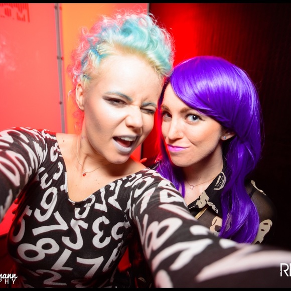 Meet your Posher, Christina - Picture 3 of 4