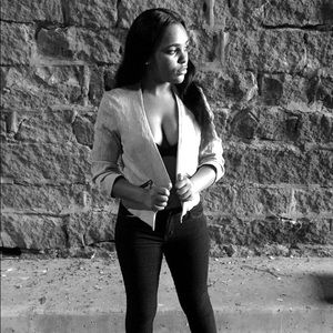 Meet your Posher, Alexis