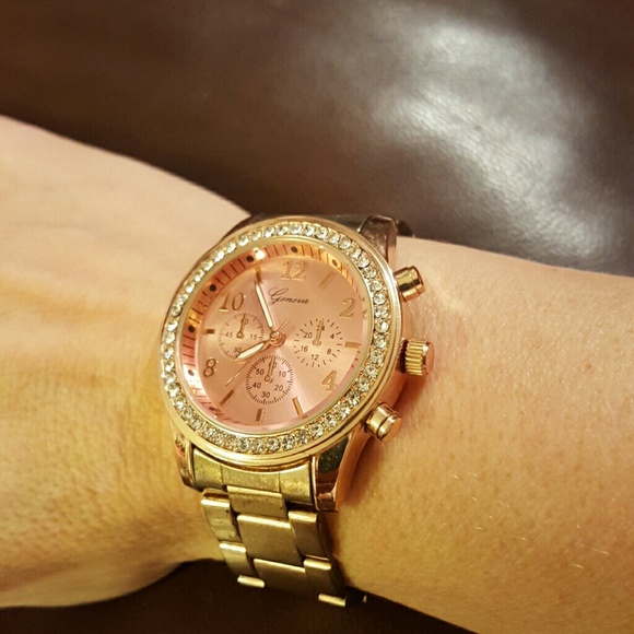 geneva Jewelry - Rose Watch!!!!!