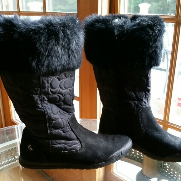 SOLD Coach boot with fur size 7