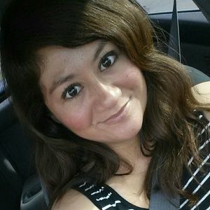 Meet your Posher, Alma