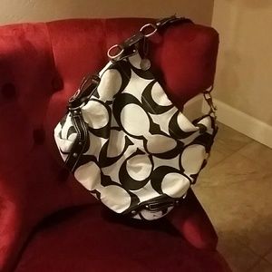 Very cute! 😎 Coach handbag 13X11