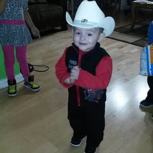 Meet your Posher, Raymundo