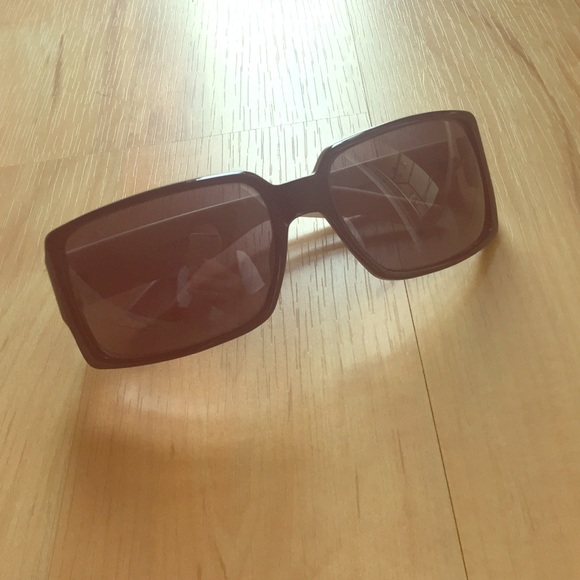 Gucci Accessories - Gucci sunglasses