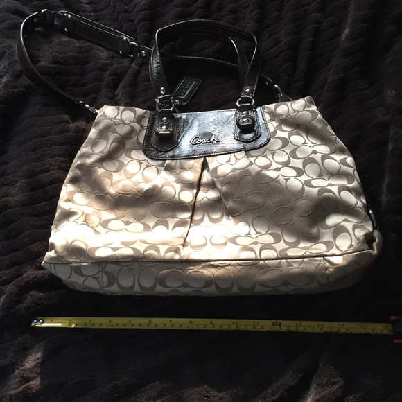 Coach handbag like new!!