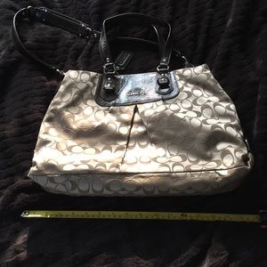 Coach handbag like new!!