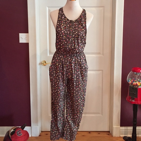 Razorback jumpsuit with pockets. NWT