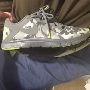 Nike free 3.0 camo sneakers