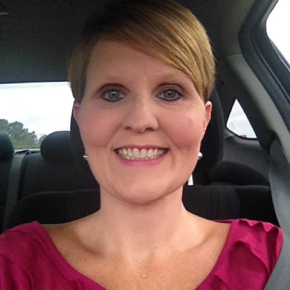 Meet your Posher, Cyndra - Picture 2 of 2