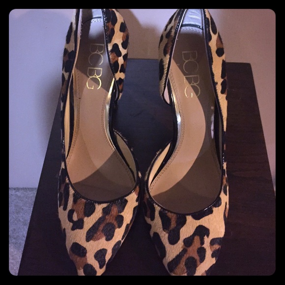 BCBG Leopard print pumps