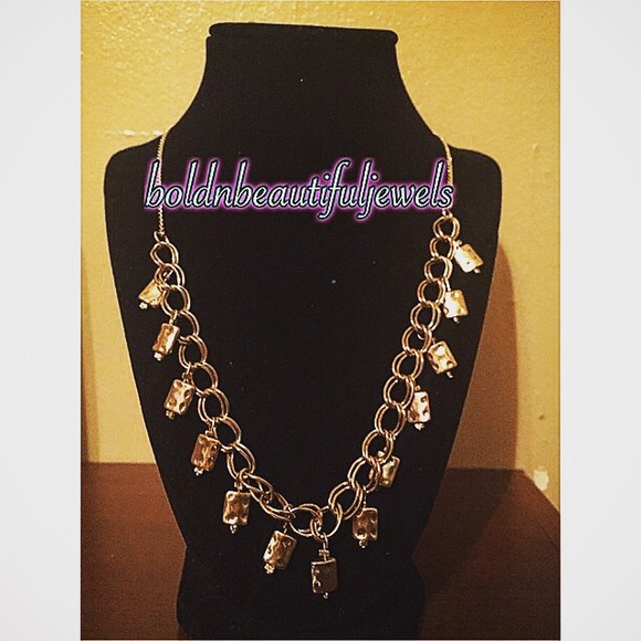 Good hammered neck candy