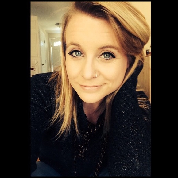 Meet your Posher, Casey - Picture 1 of 1