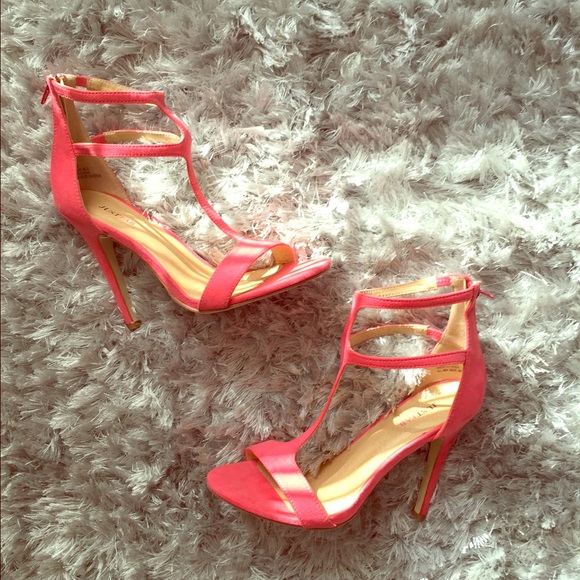 JustFab coral heels size 8.