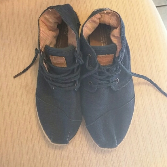 Navy blue lace up ankle toms