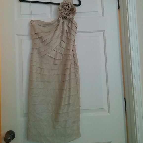 Dress - Picture 1 of 1