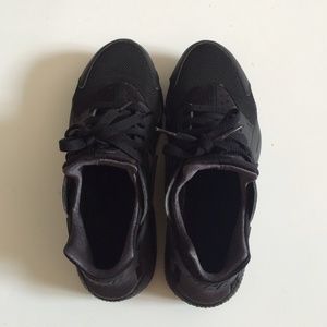 Herachi nike womens shoes size 6 1/2- 7 women