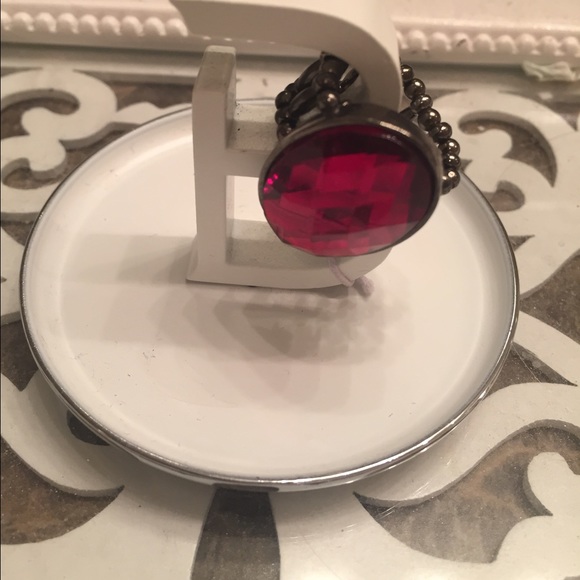 💍**STRETCHY RUBY-LIKE RING**