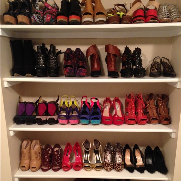 Eek! SUGGESTED USER! Meet Your Posher, Mauri! ✨ - Picture 3 of 5