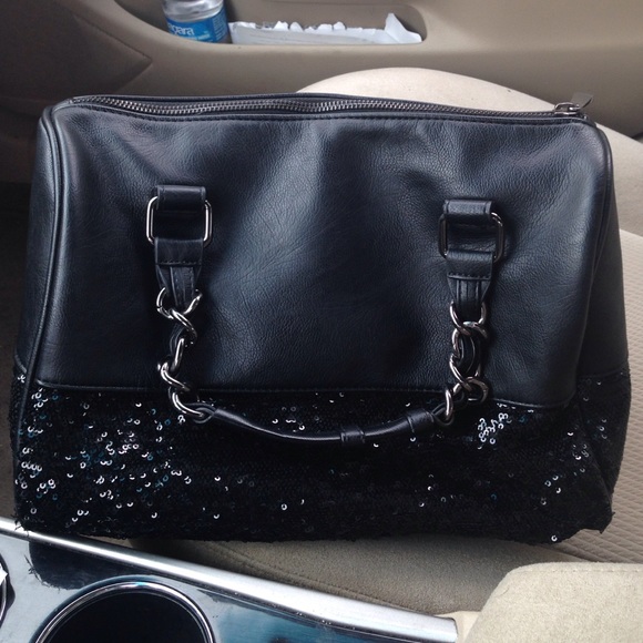 Sold on Ⓜ️ Express black sequin handbag