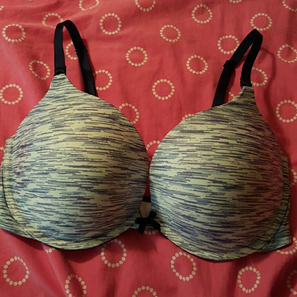 VS NWOT t-shirt pushup bra