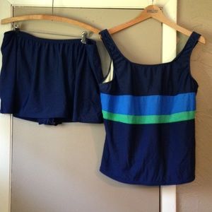 Swim tank and skirt