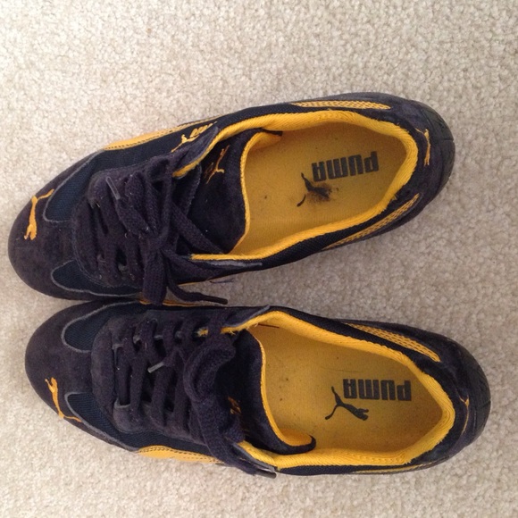 Suede Puma sneaks - Picture 4 of 4