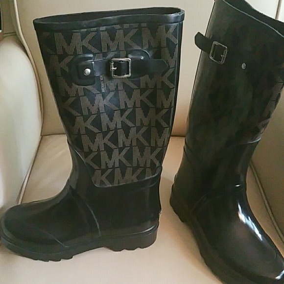 Michael Kors Rain Boots - Picture 3 of 4