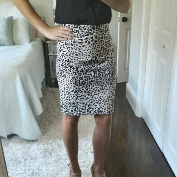 Loft Pencil Skirt (Petite)