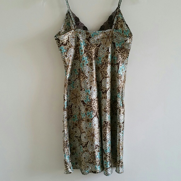 patterned slip - Picture 2 of 4