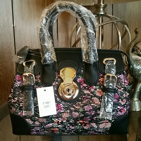 Handbags - Picture 2 of 4