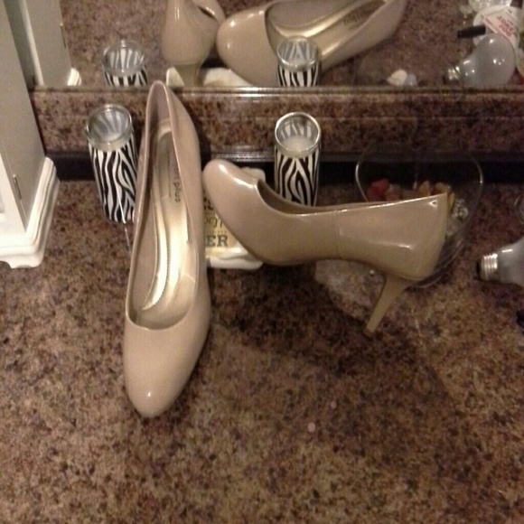Size 11 Nude 3inch comfort  plus heel