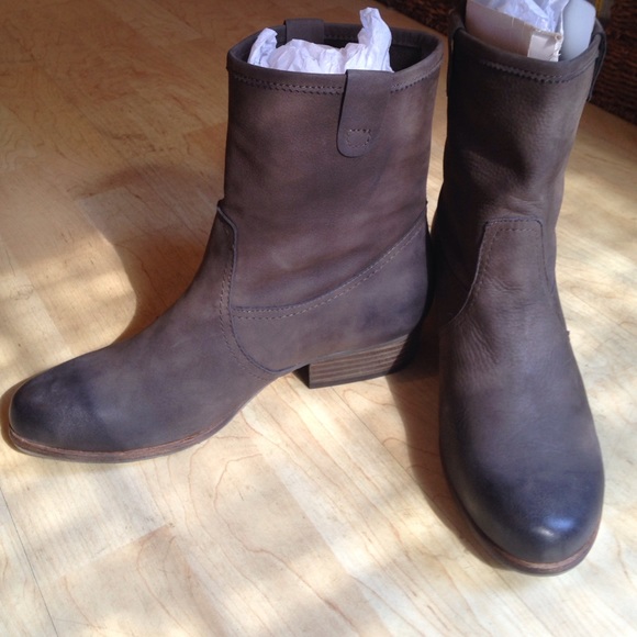 Brown boots