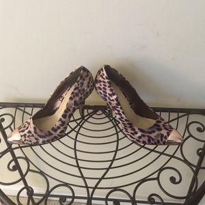 Super cute pointy leopard print heels