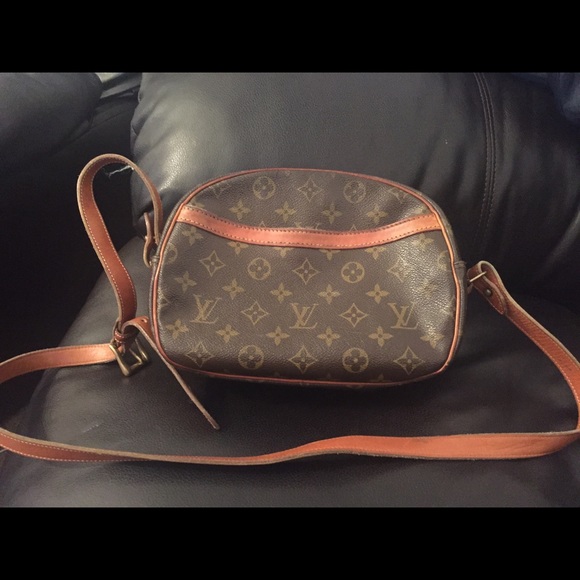 Louis Vuitton Handbags - Authentic vintage Louie Vuitton