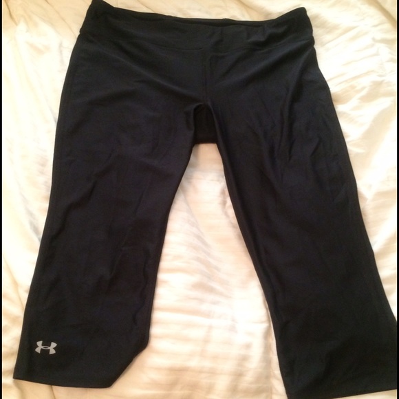 Under Armour workout capris. Size large