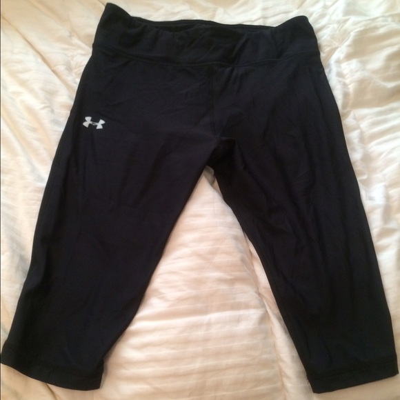 Under Armour black workout capris. Size large
